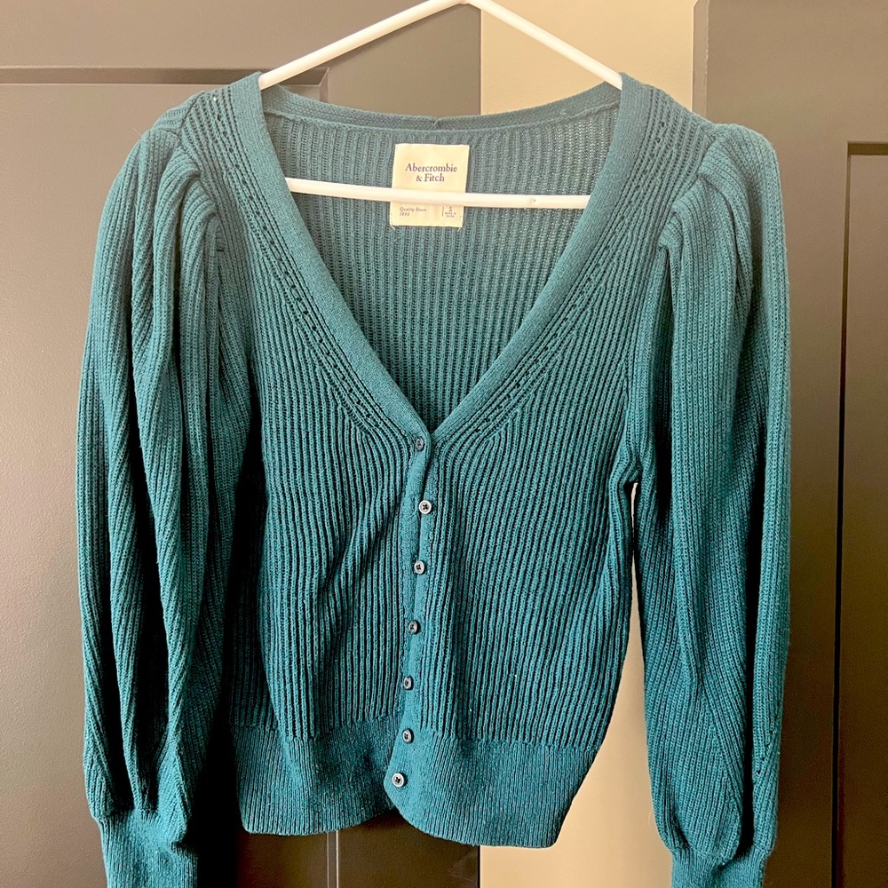 Button down slim sweater
